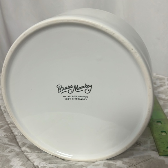 NIB NWT Brass Monkey White Ceramic Dog dish 44 0z. The Main Course 7” x 3” - Picture 7 of 8